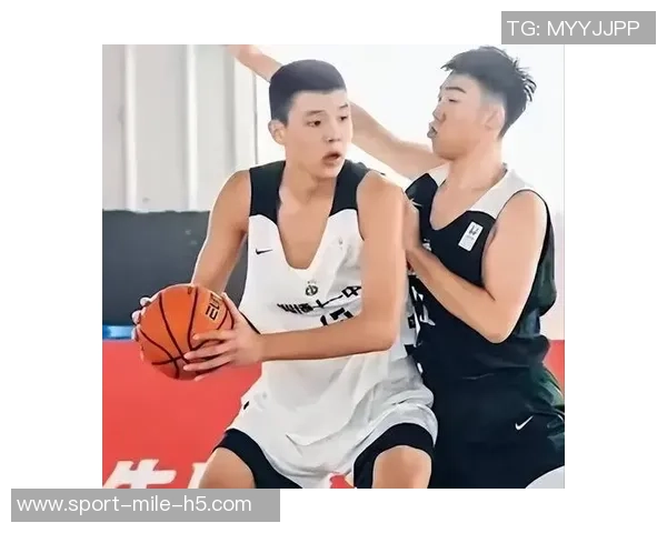 球队主持人杨瀚森与姚明的独特之处及其在篮球场上的不同表现分析 球队主持人杨瀚森与姚明的独特之处及其在篮球场上的不同表现分析